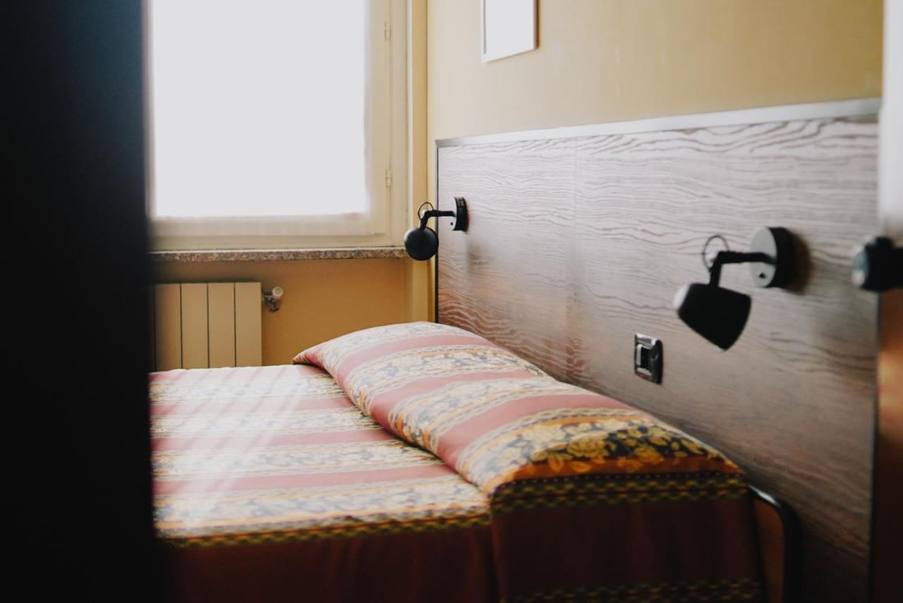 Locanda La Castellana Castello d'Agogna Екстериор снимка