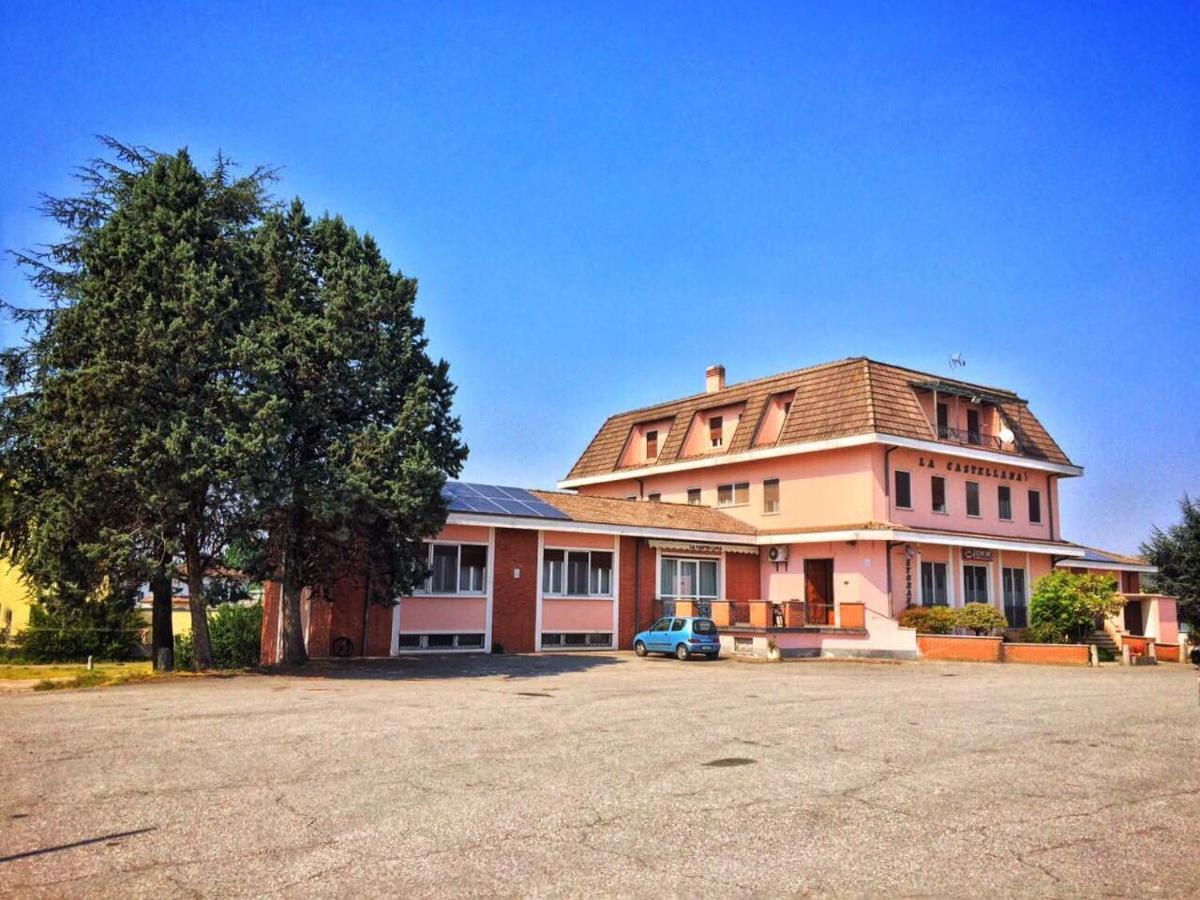 Locanda La Castellana Castello d'Agogna Екстериор снимка